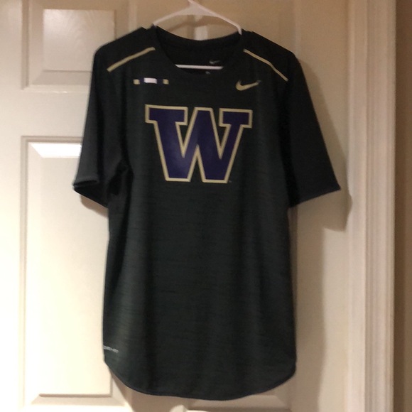 Preowned Nike Dry Fit size small - Picture 2 of 4